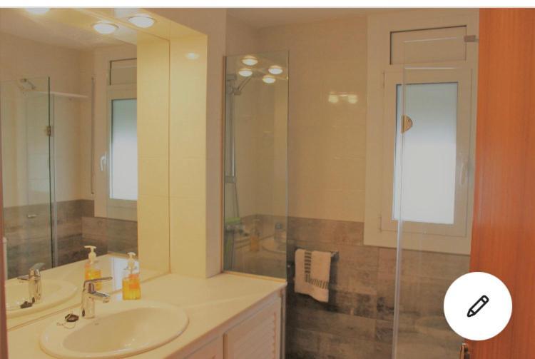 Apartament Amb Terrassa I Parking リャンサ エクステリア 写真